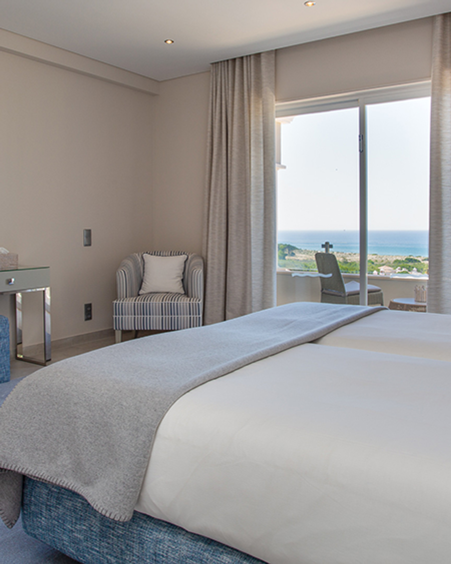 Encosta do Lobo Vale do Lobo — interior design by Melissa Jane Interiors, photo 11