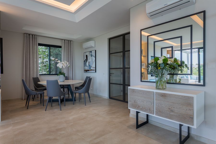 Dining table with console and mirrors — The Crest, Loulé